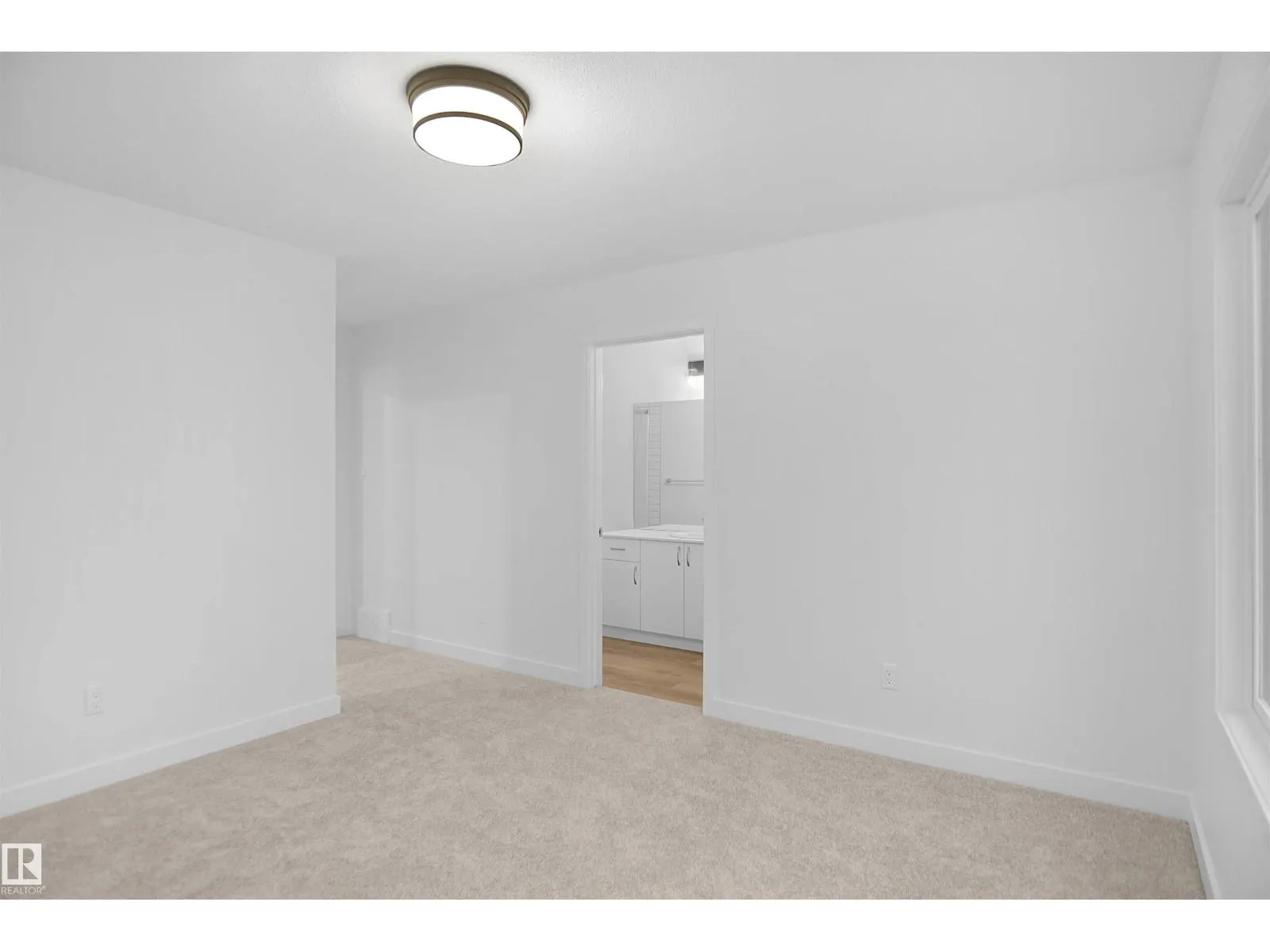 2021 209A ST NW