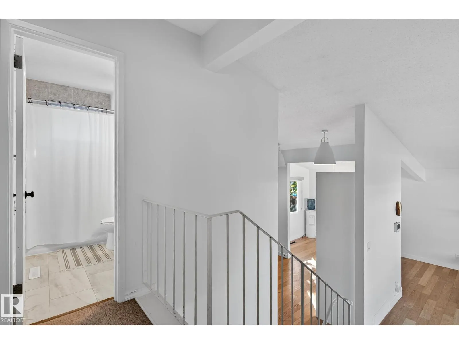 9221 52 ST NW