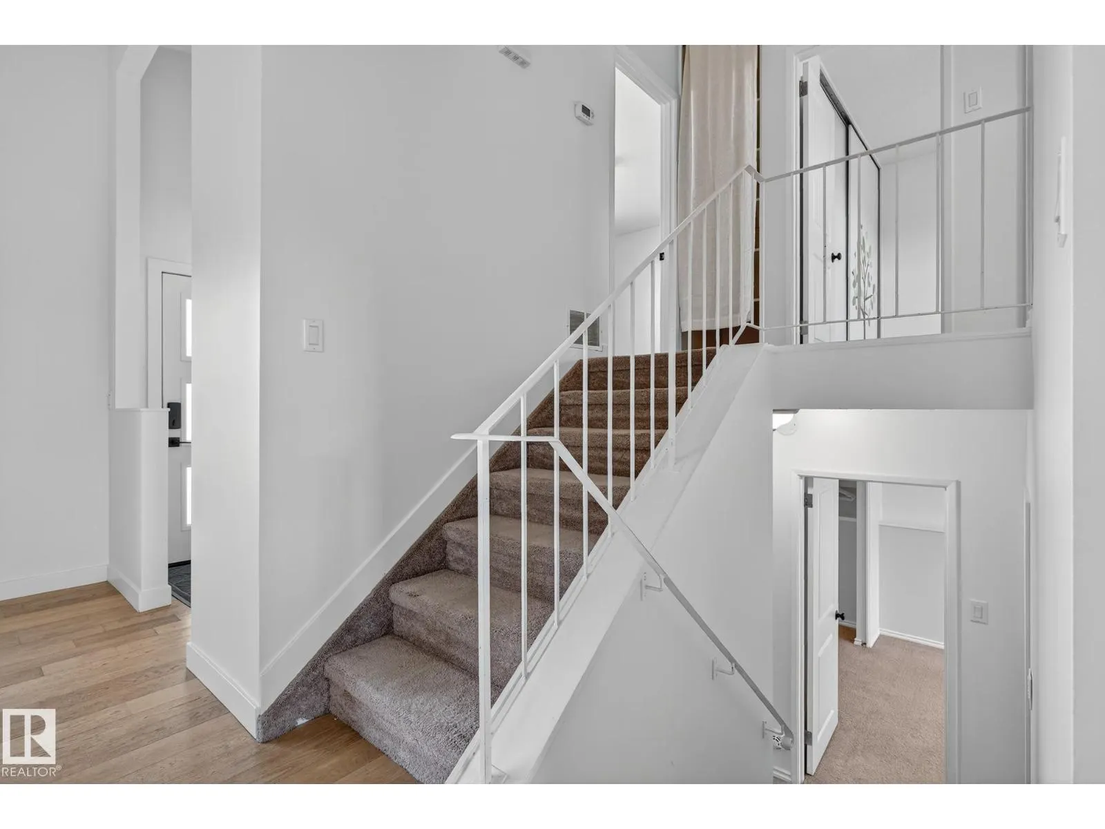 9221 52 ST NW