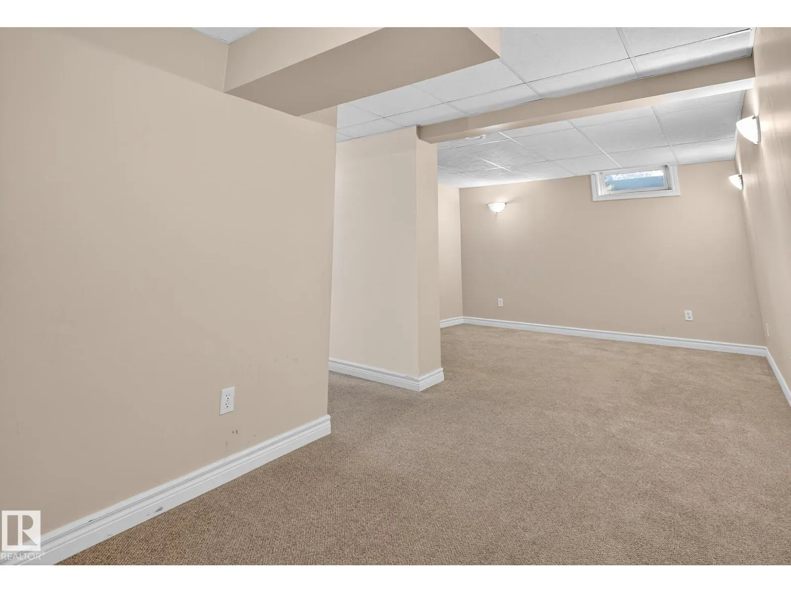 9221 52 ST NW