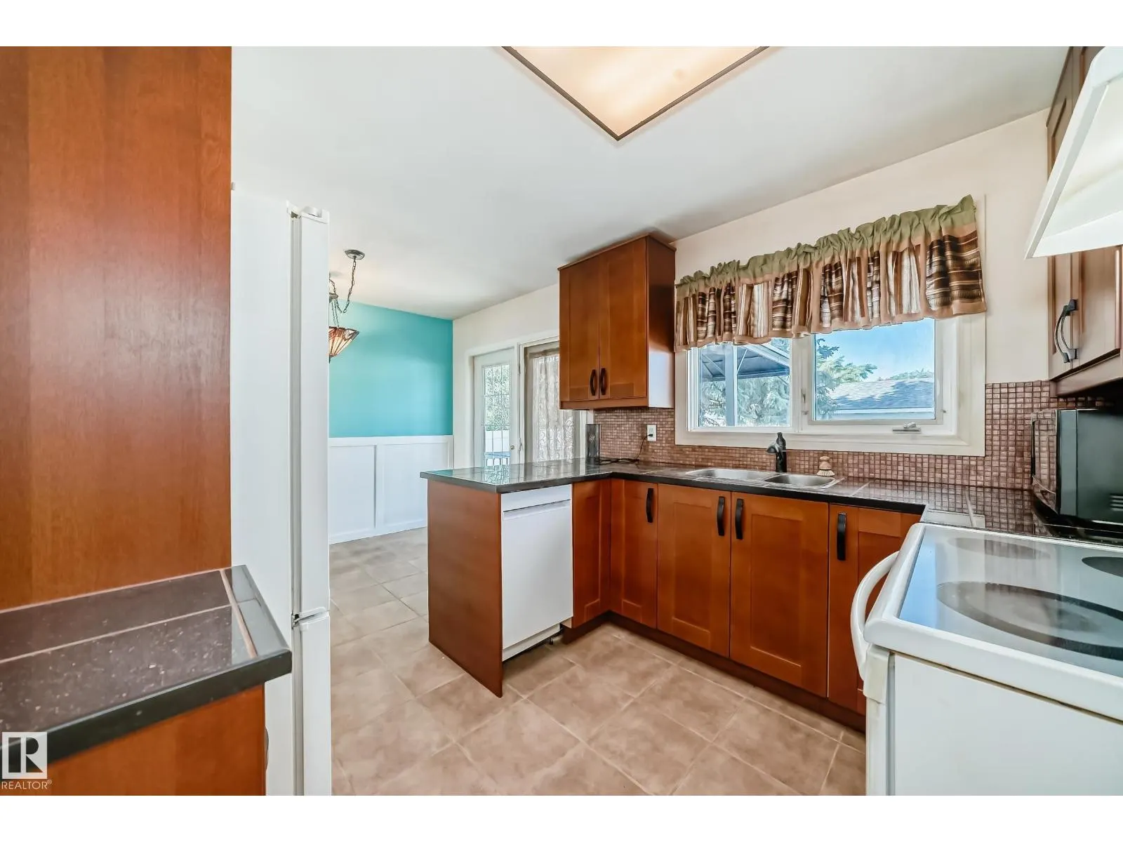 6308 144A AV NW