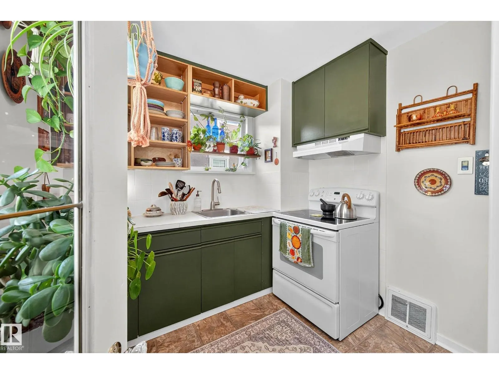 12315 103 ST NW