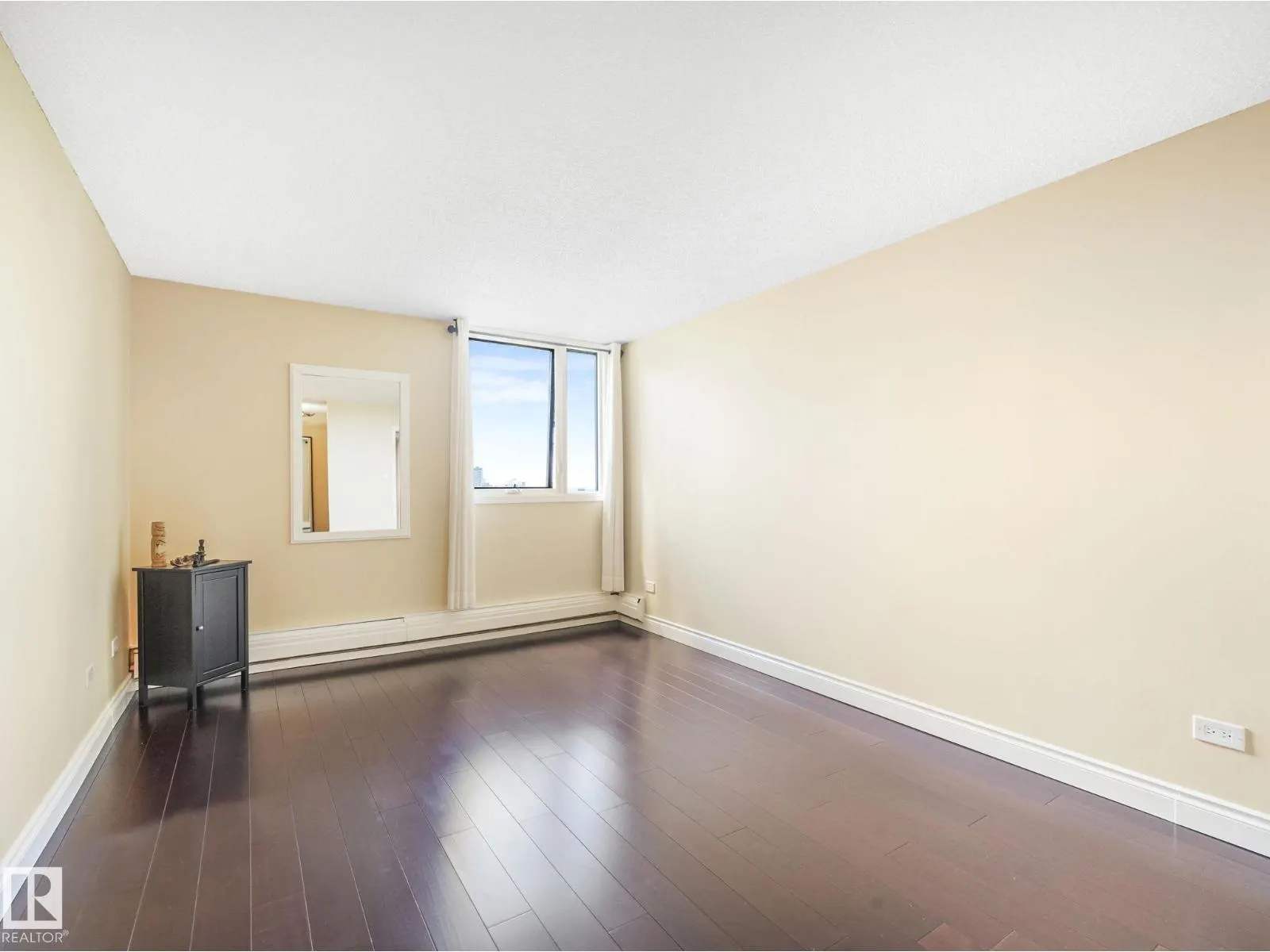 #1902 10135 Saskatchewan DR NW