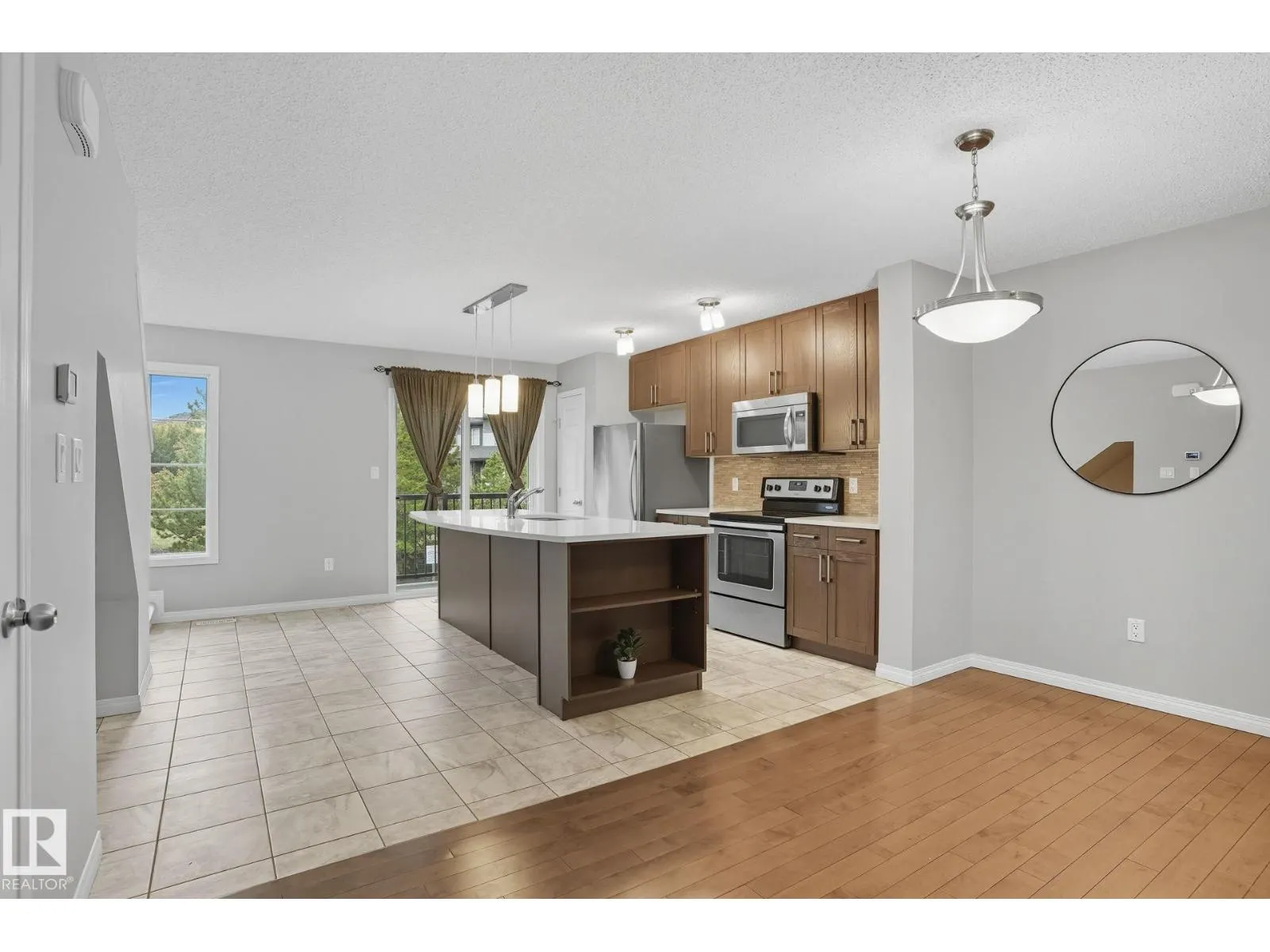 4021 Orchards DR SW