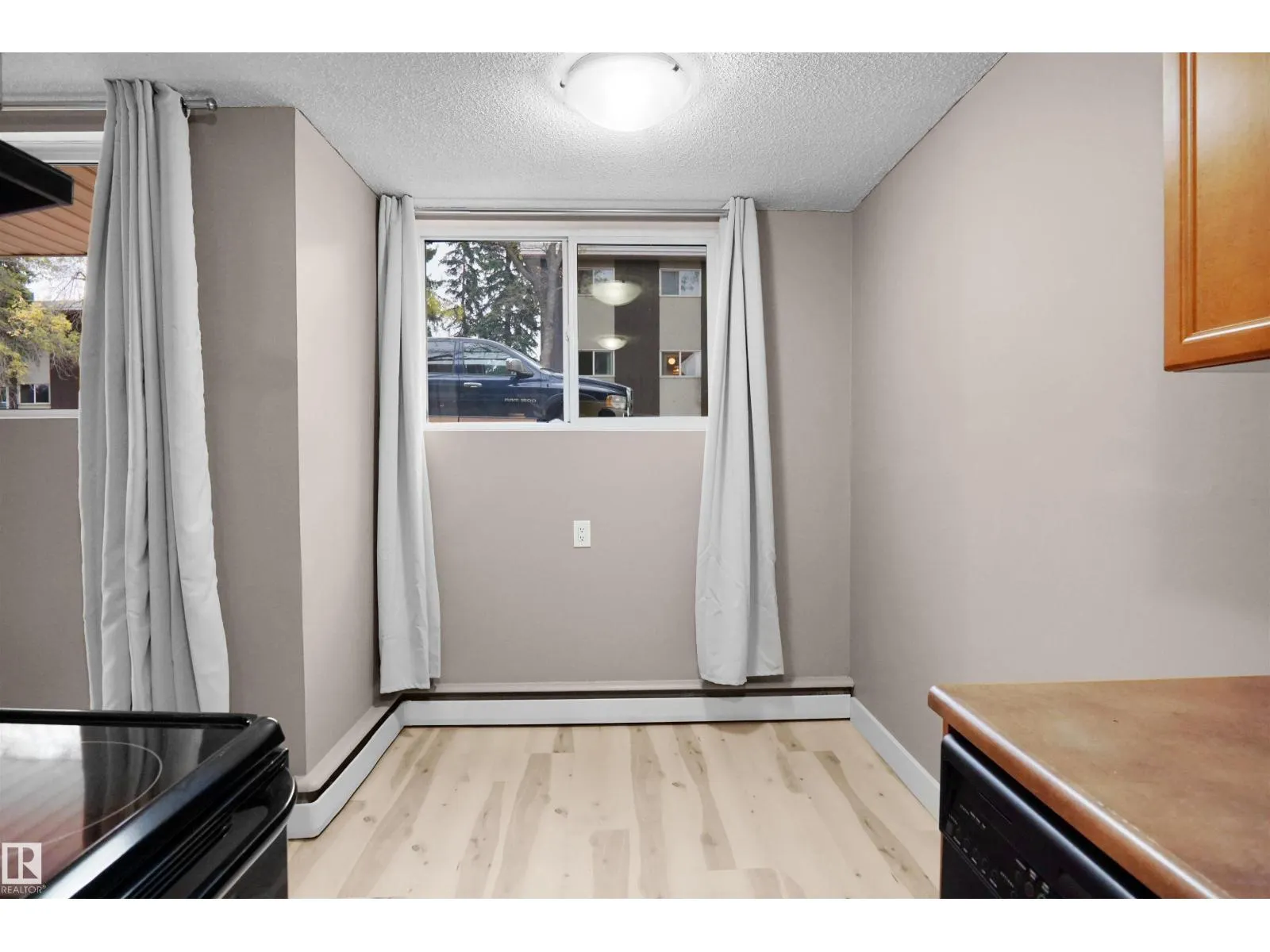 #1 5635 105 ST NW