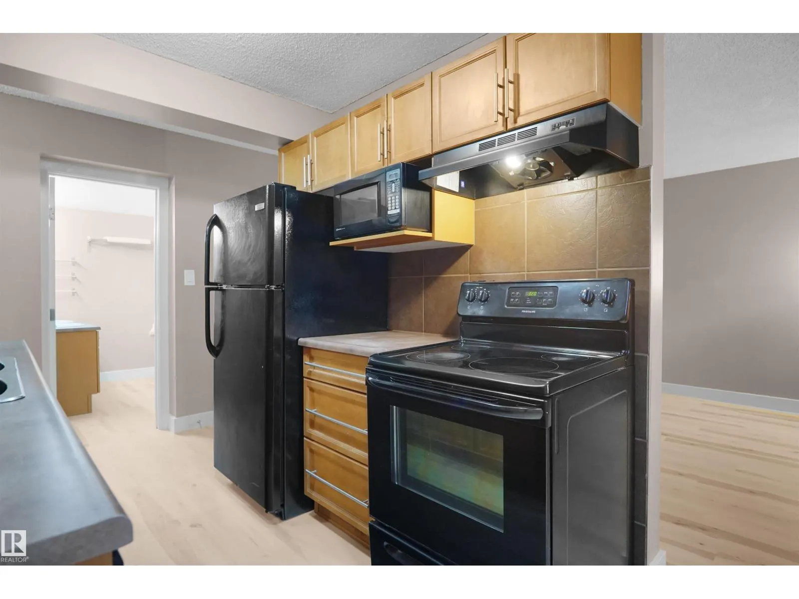 #1 5635 105 ST NW