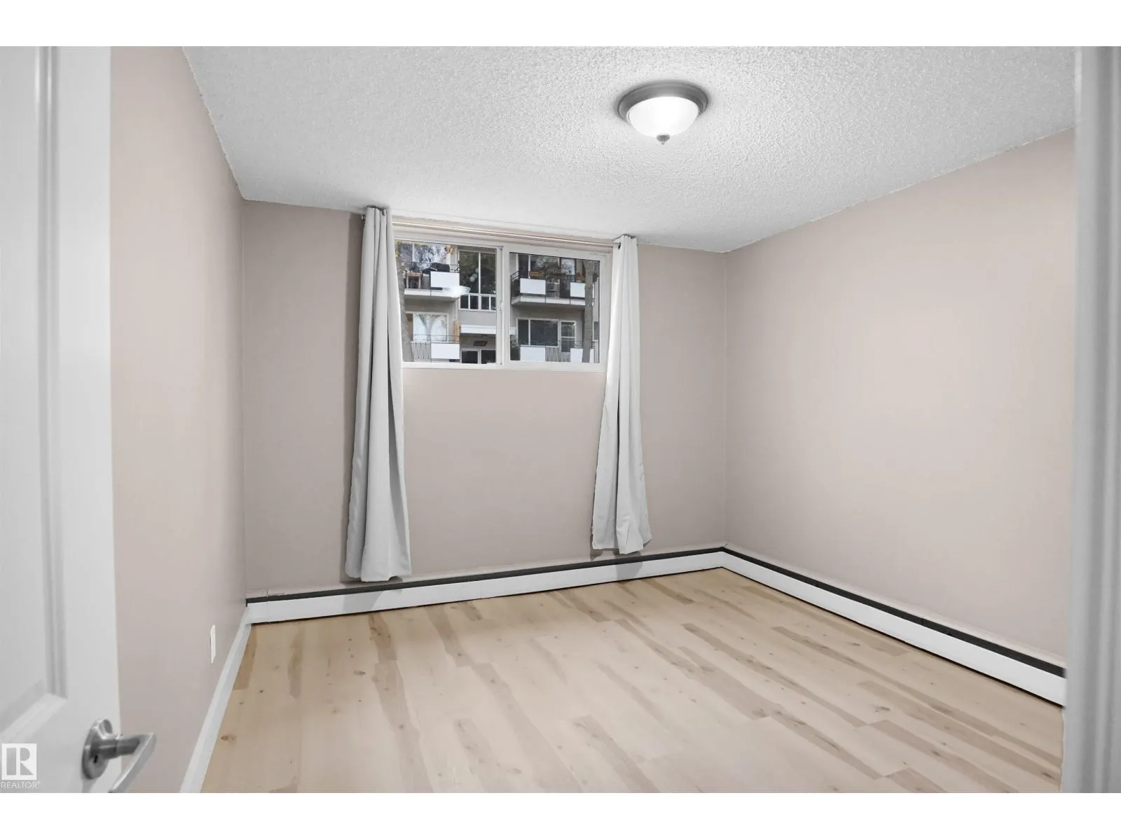 #1 5635 105 ST NW