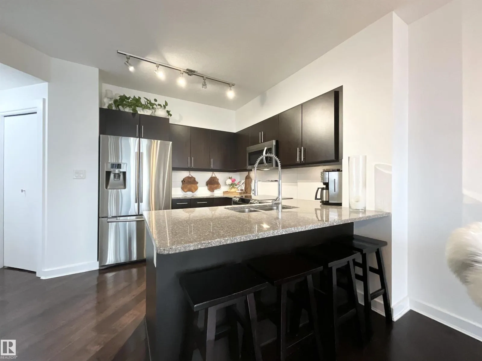 #1504 10152 104 ST NW