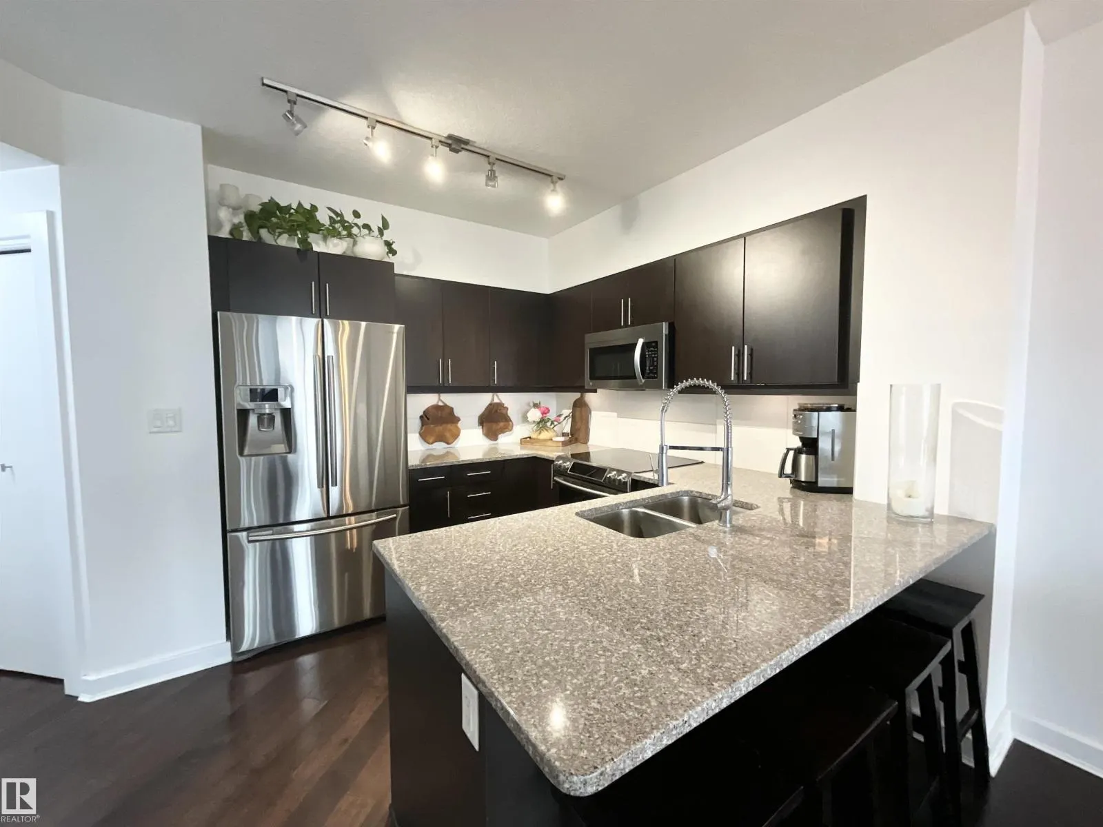 #1504 10152 104 ST NW