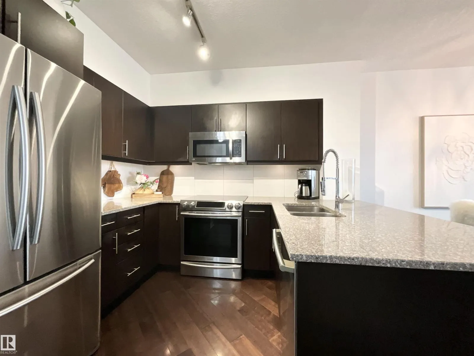 #1504 10152 104 ST NW