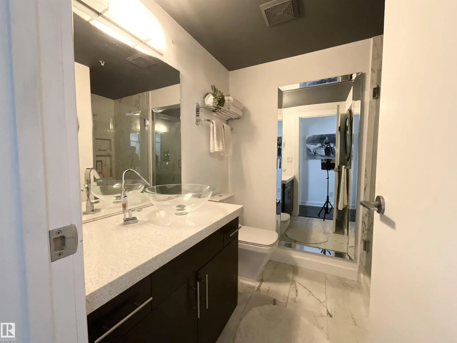 #1504 10152 104 ST NW