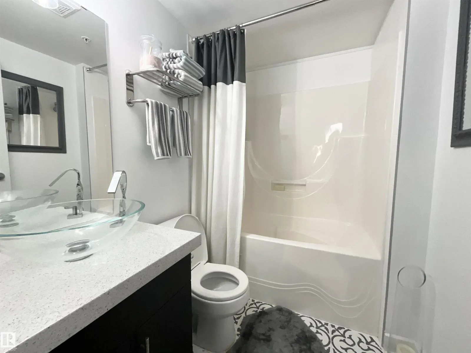 #1504 10152 104 ST NW