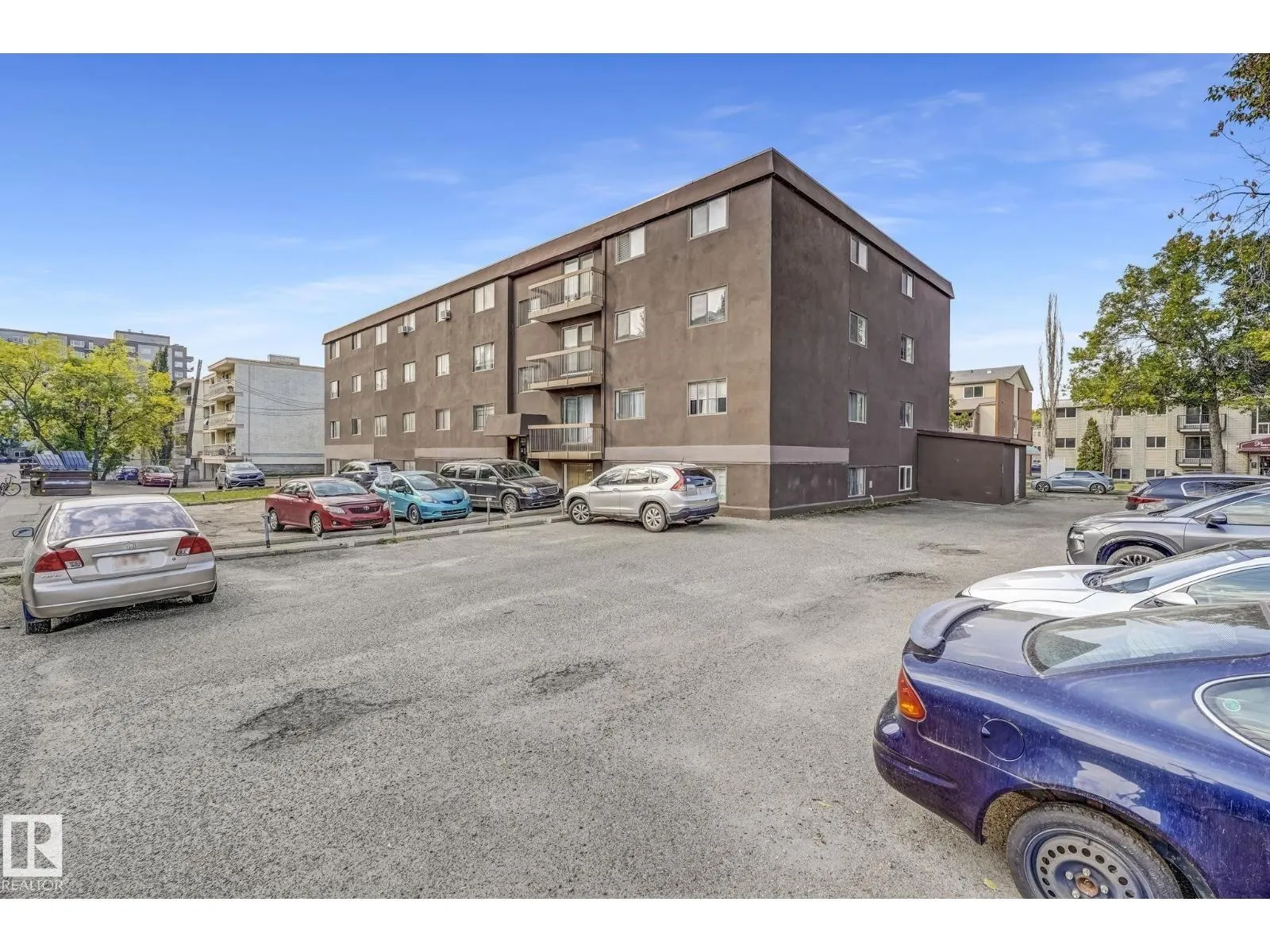 10625 122 ST NW