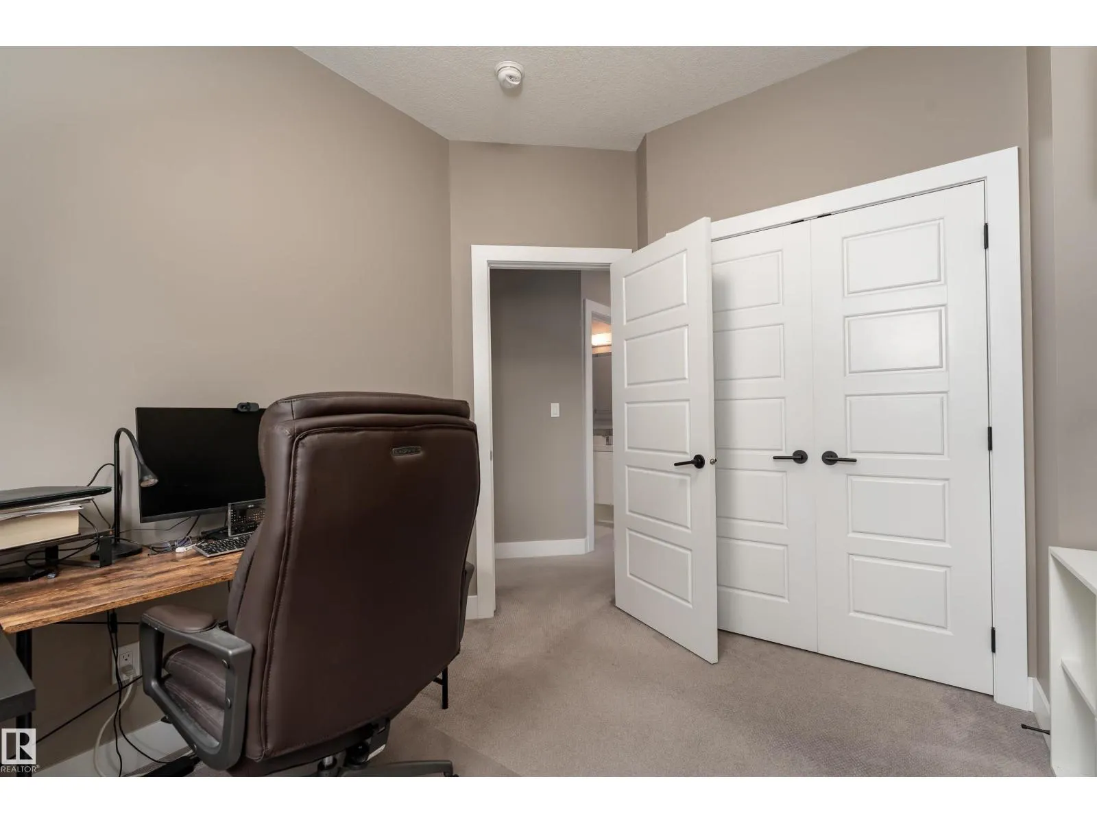 10706 67 AV NW