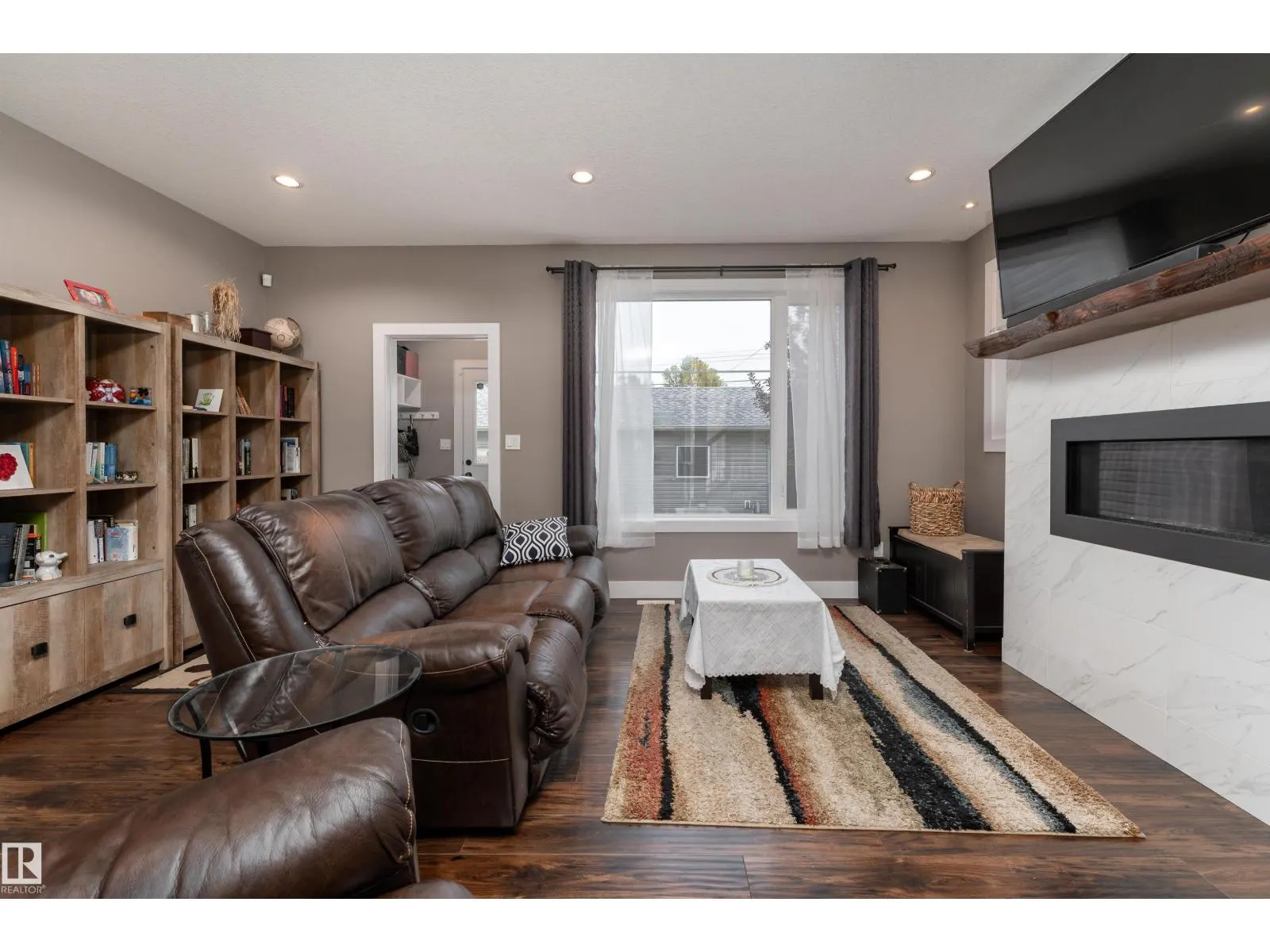 10706 67 AV NW