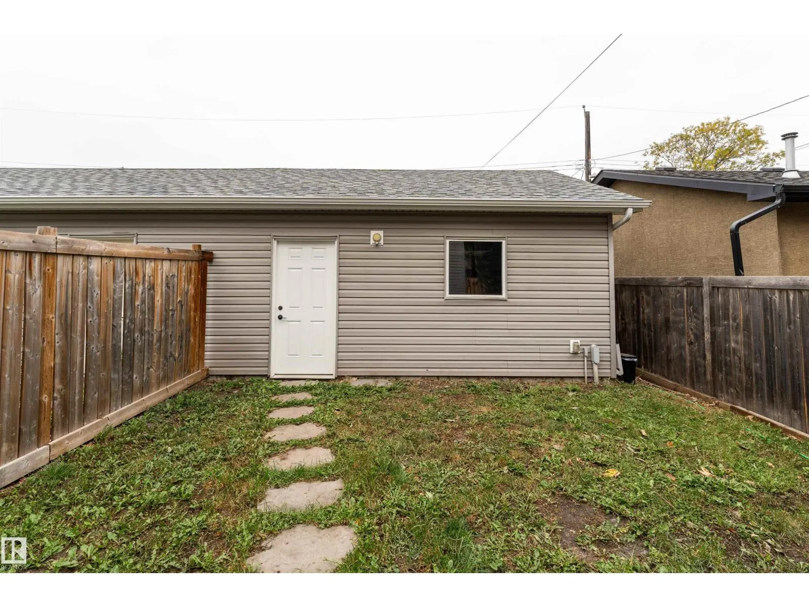 10706 67 AV NW
