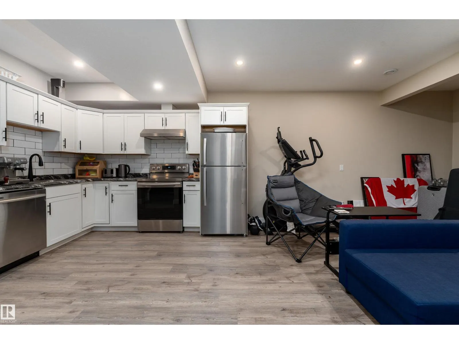 10706 67 AV NW