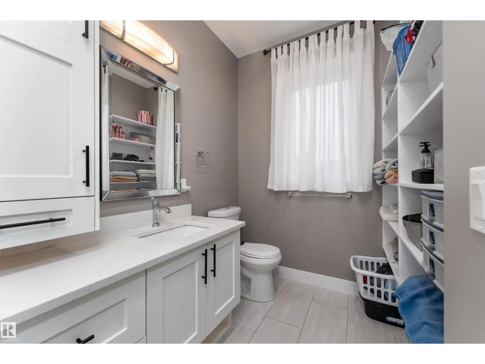 10706 67 AV NW