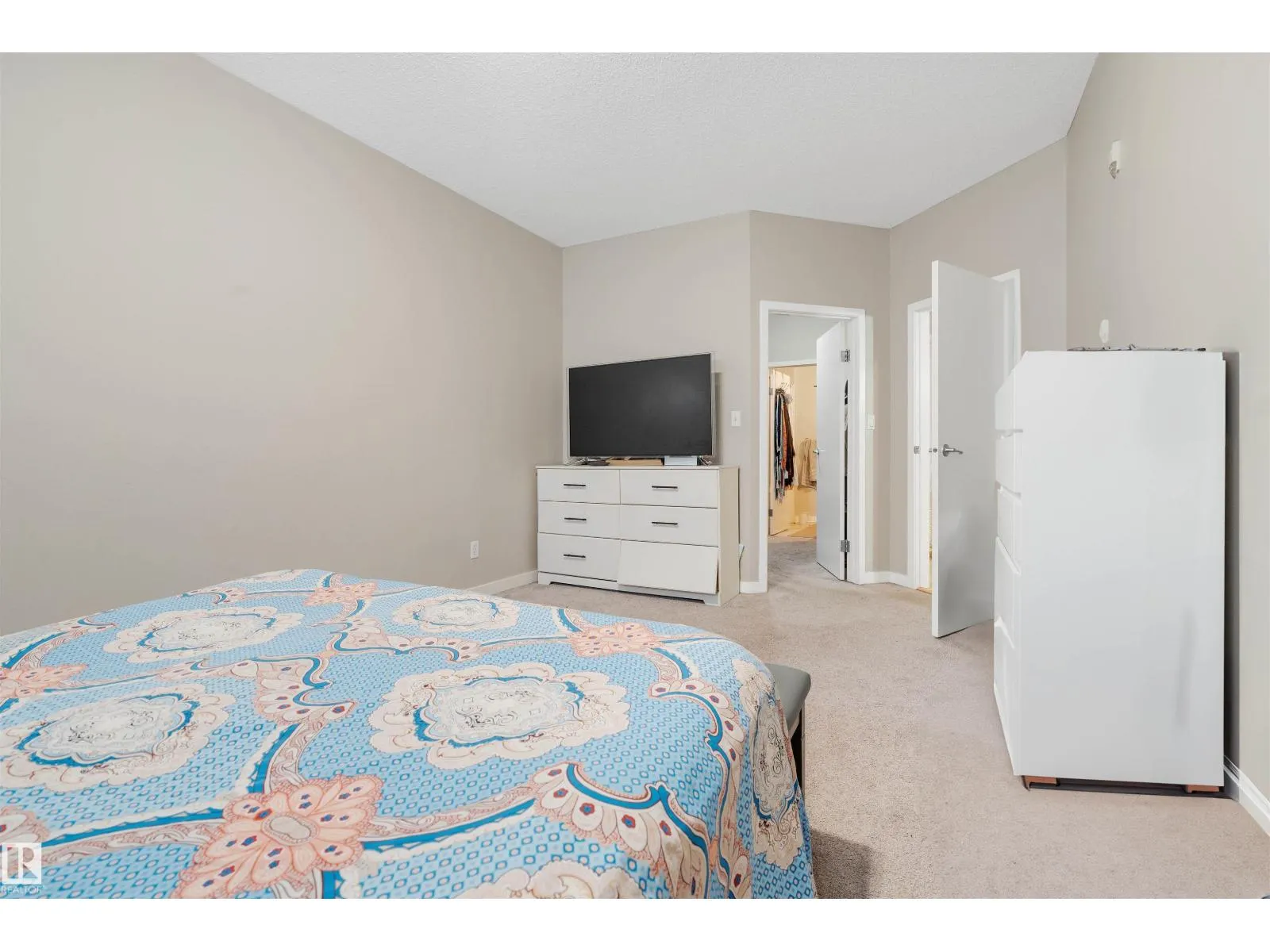 #102 4312 139 AV NW