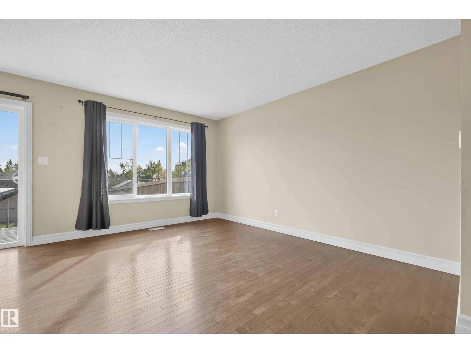 12207 167A AV NW