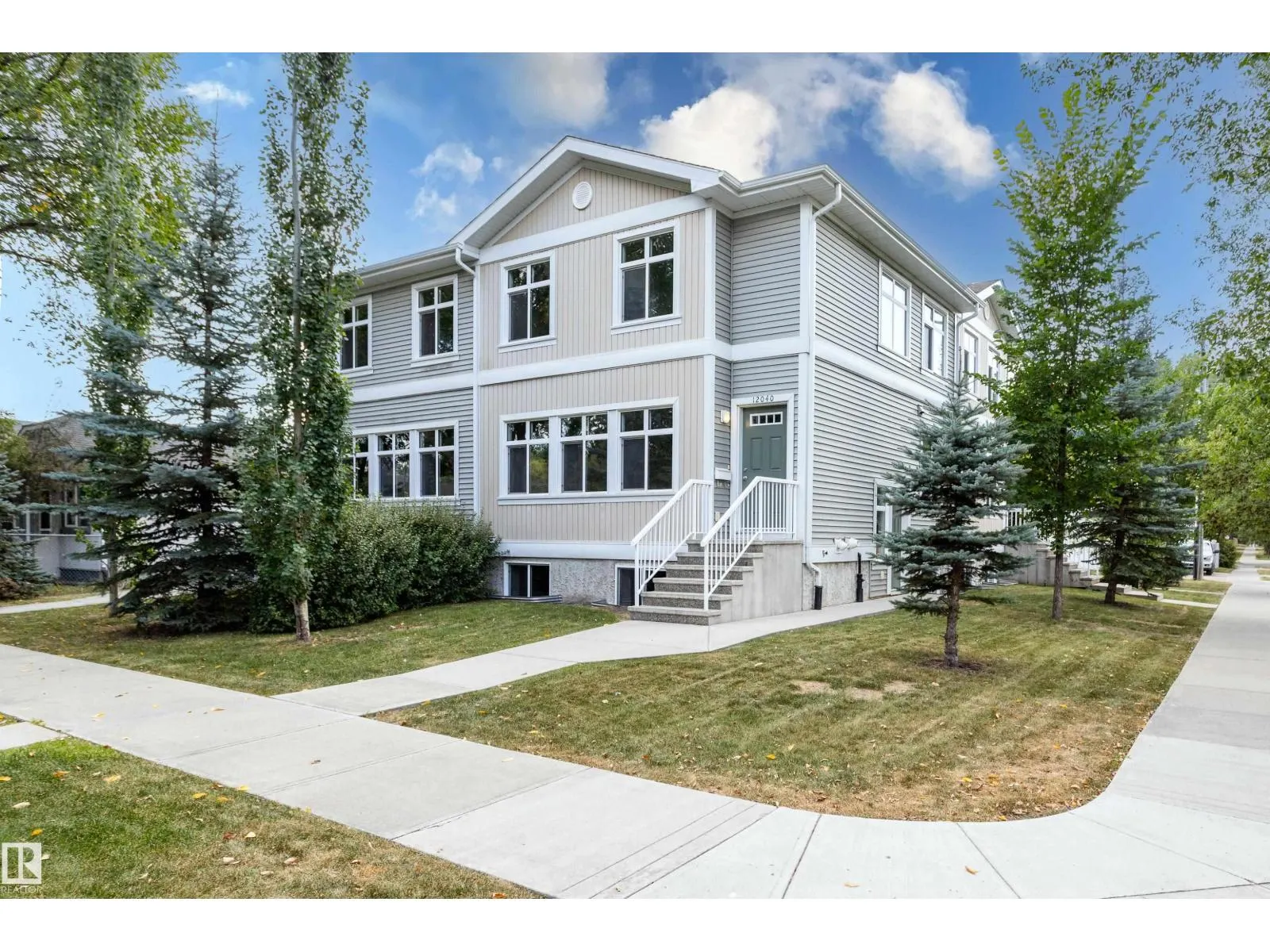 12038 62 ST NW