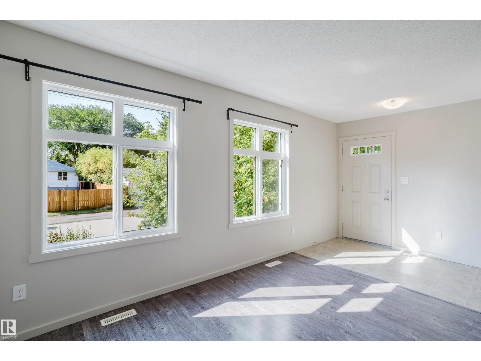 12038 62 ST NW