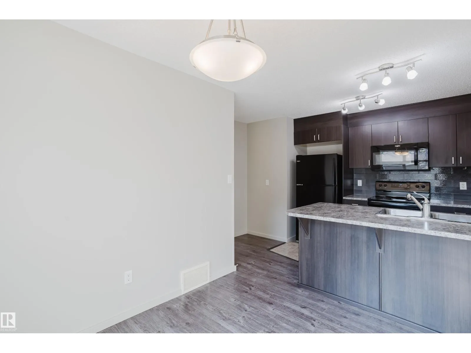 12038 62 ST NW