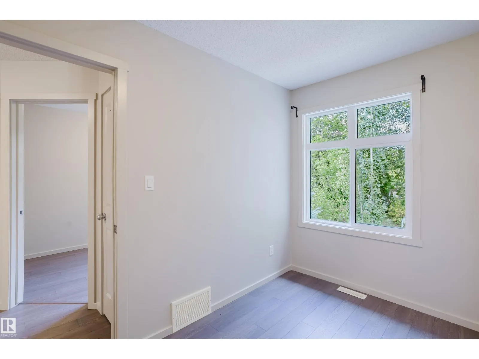 12038 62 ST NW