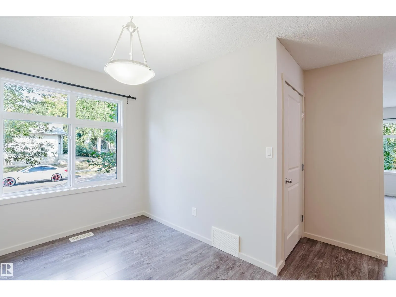 12038 62 ST NW
