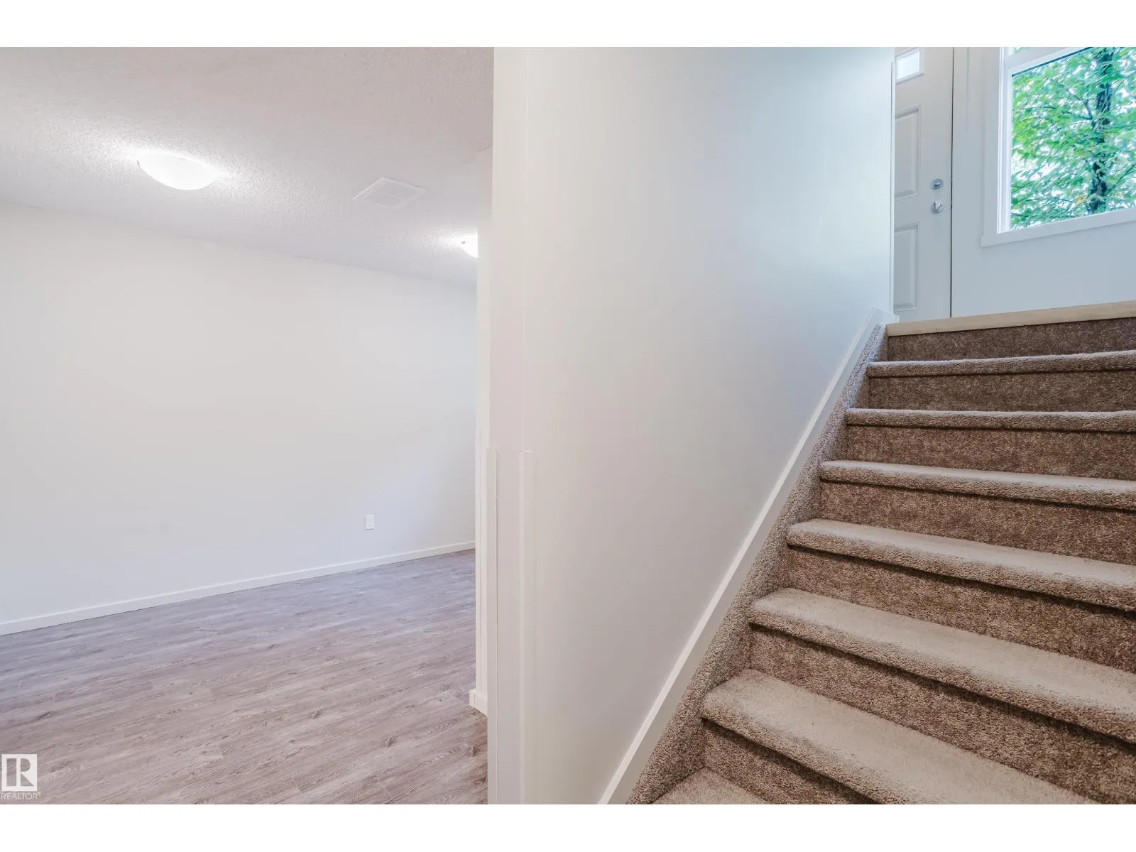 12038 62 ST NW