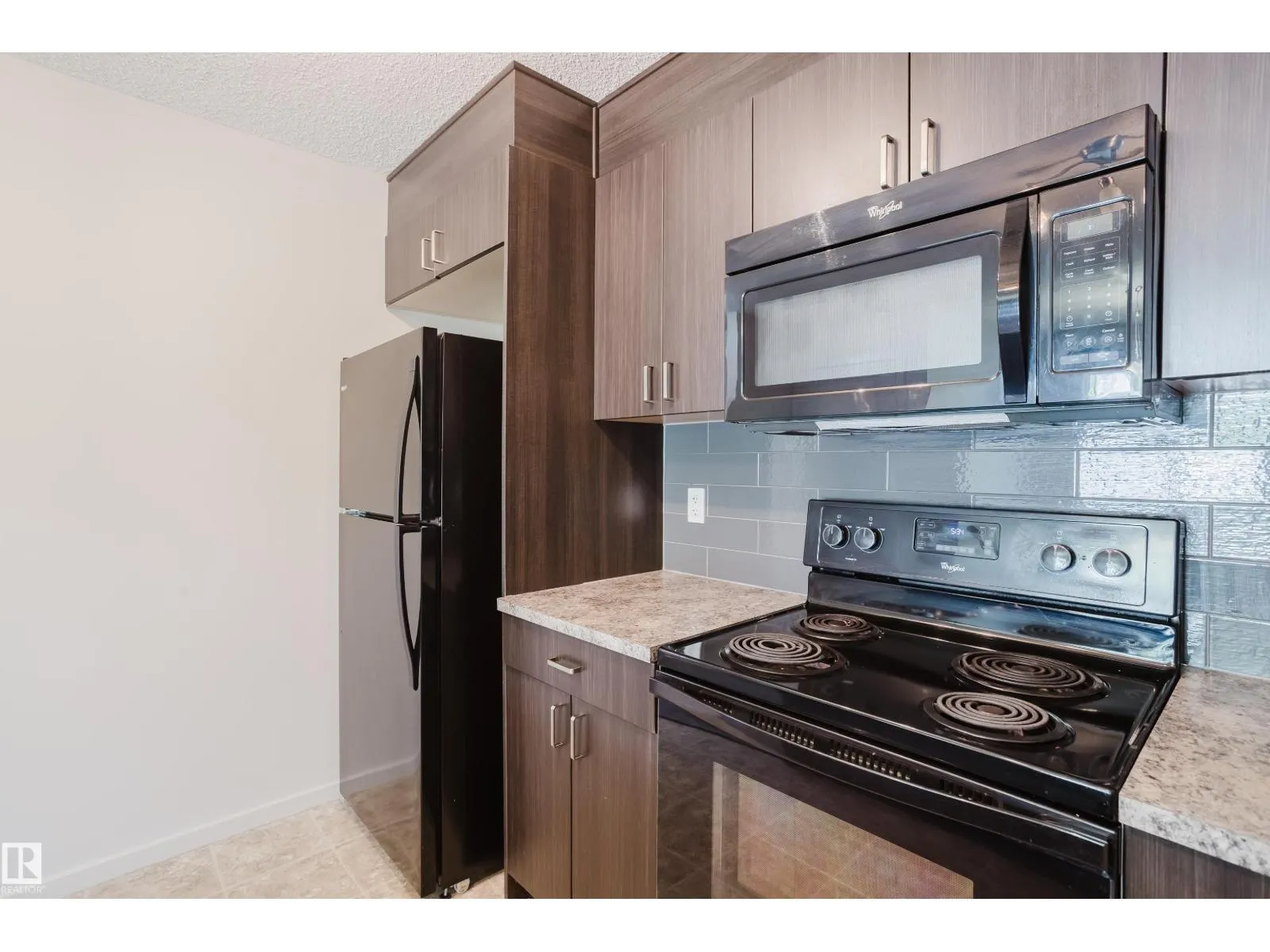 12038 62 ST NW