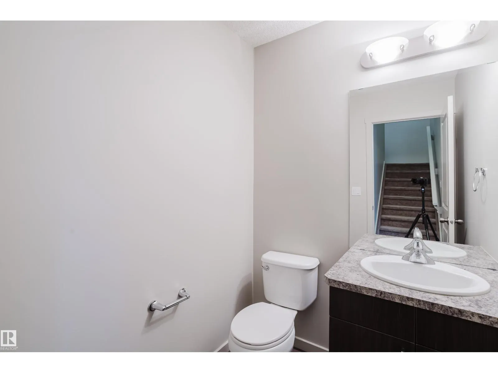 12038 62 ST NW