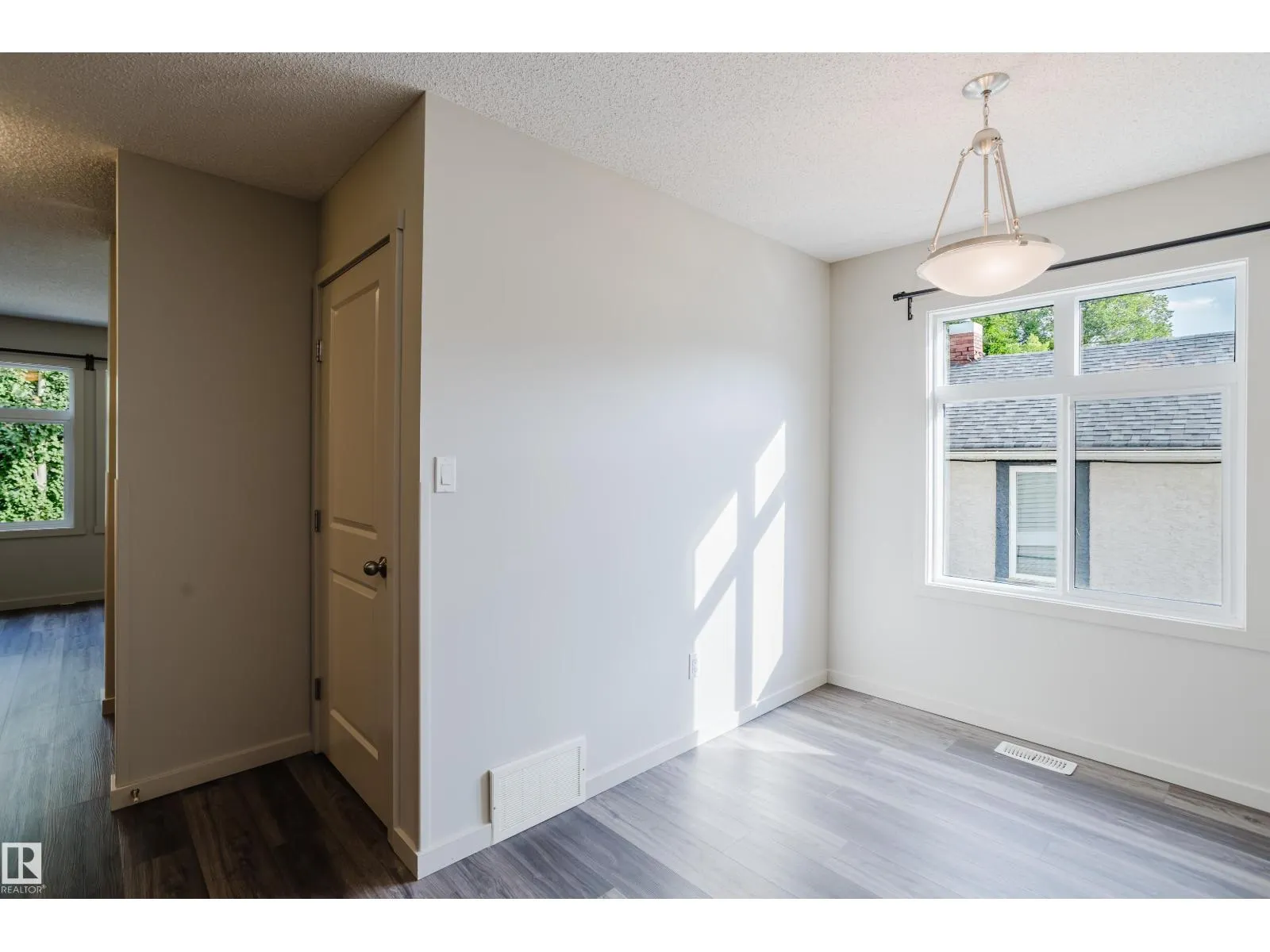 12038 62 ST NW