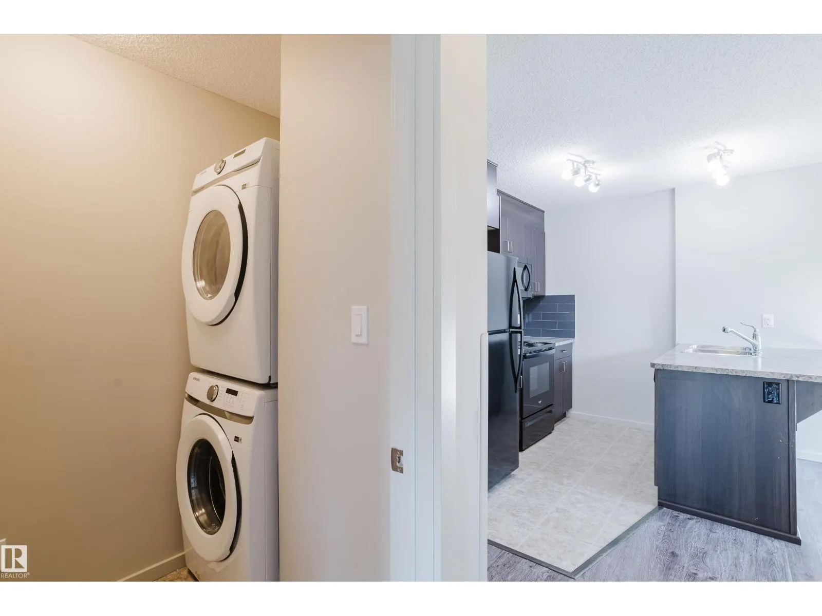 12038 62 ST NW