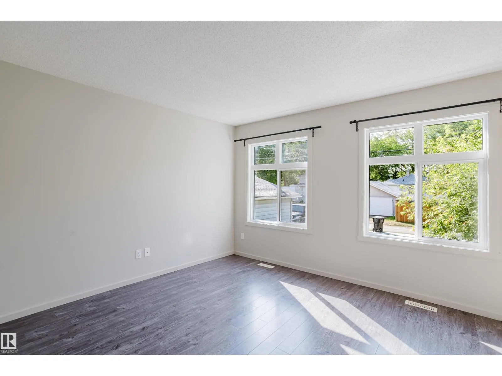 12038 62 ST NW