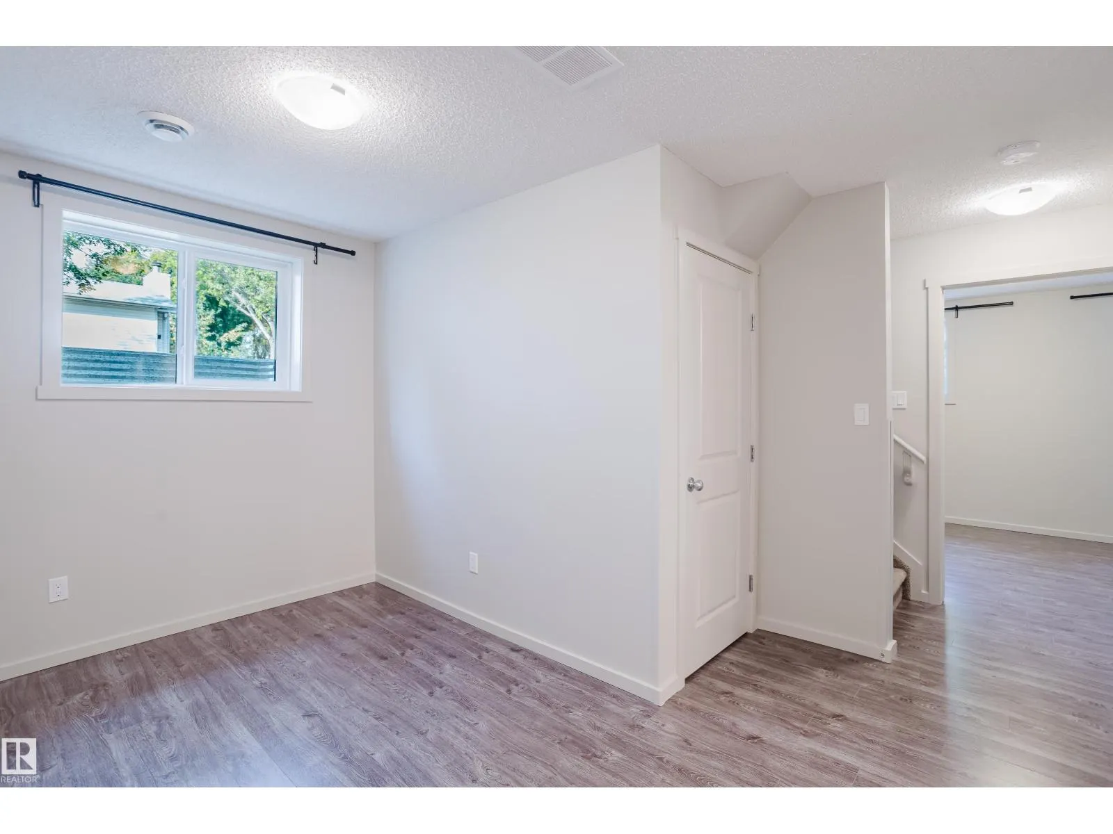12038 62 ST NW