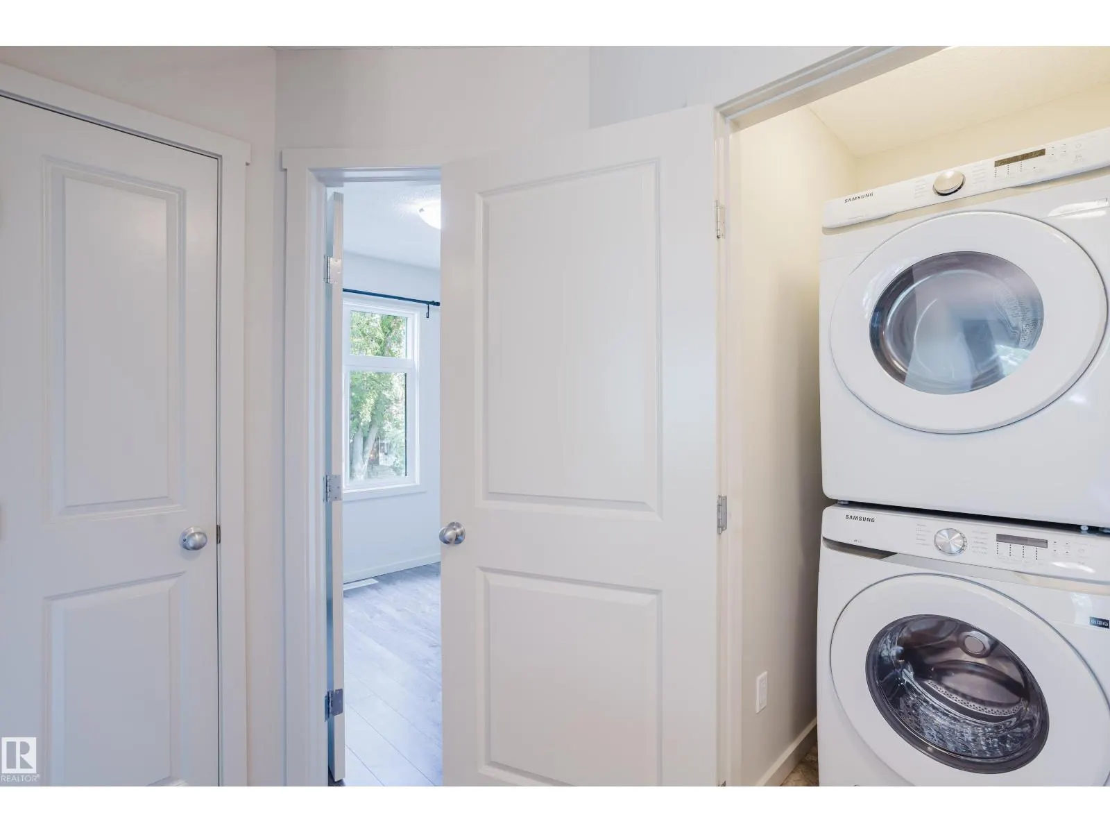 12038 62 ST NW