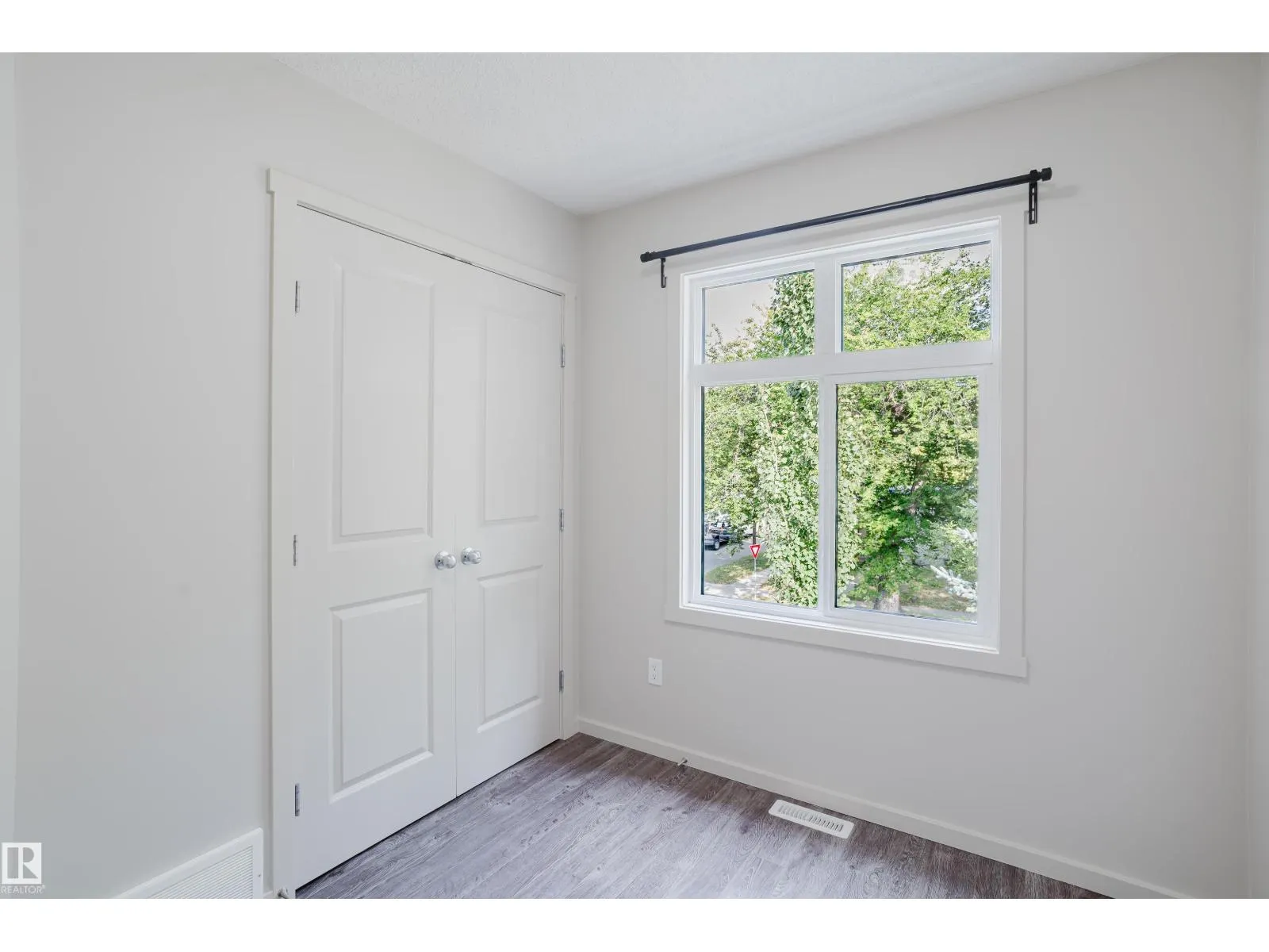 12038 62 ST NW
