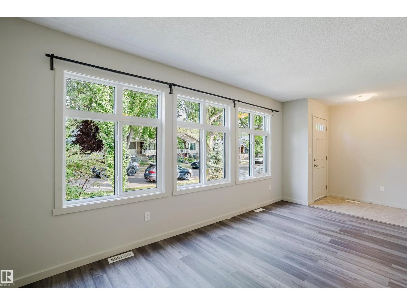 12038 62 ST NW