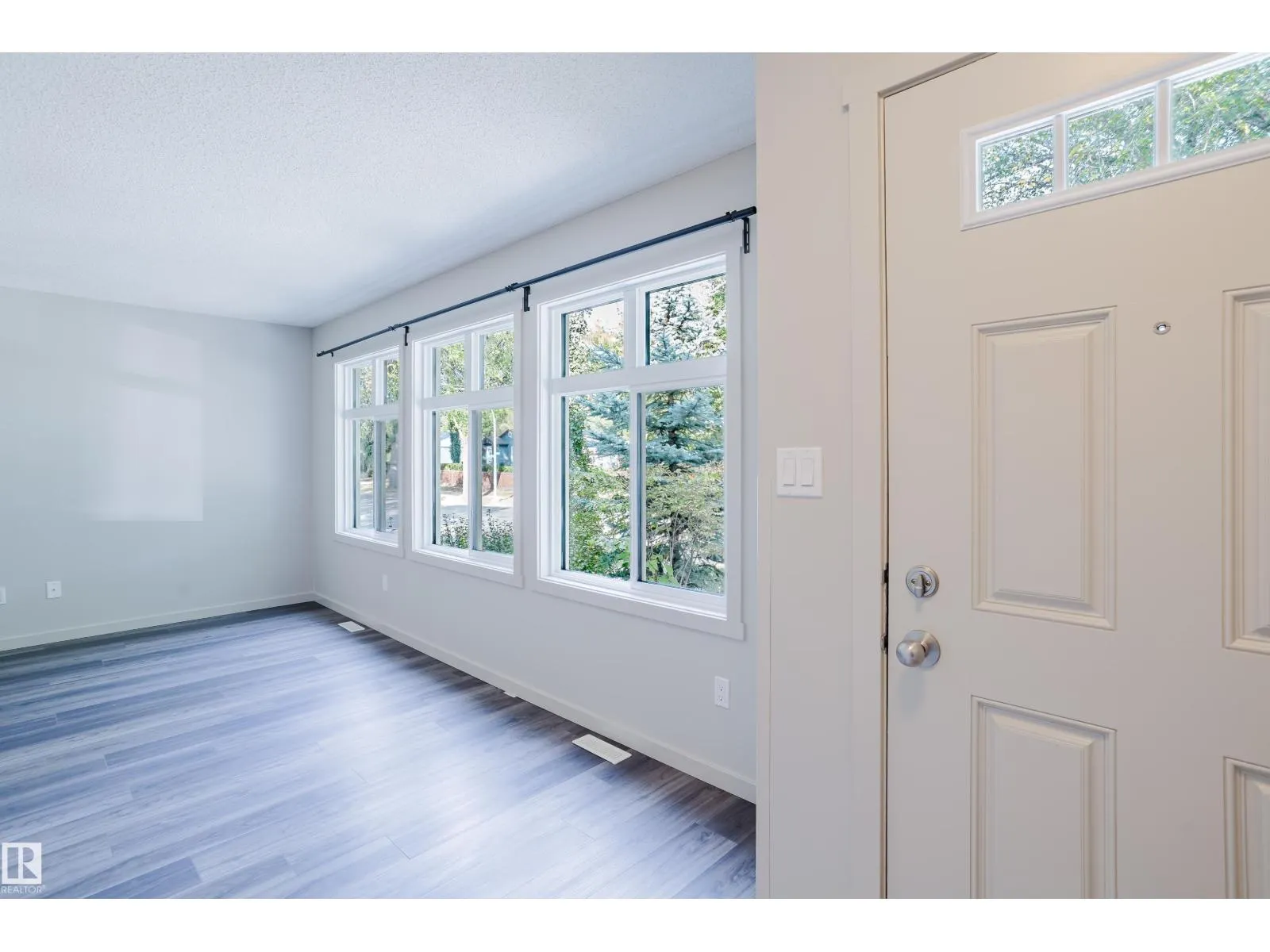 12038 62 ST NW