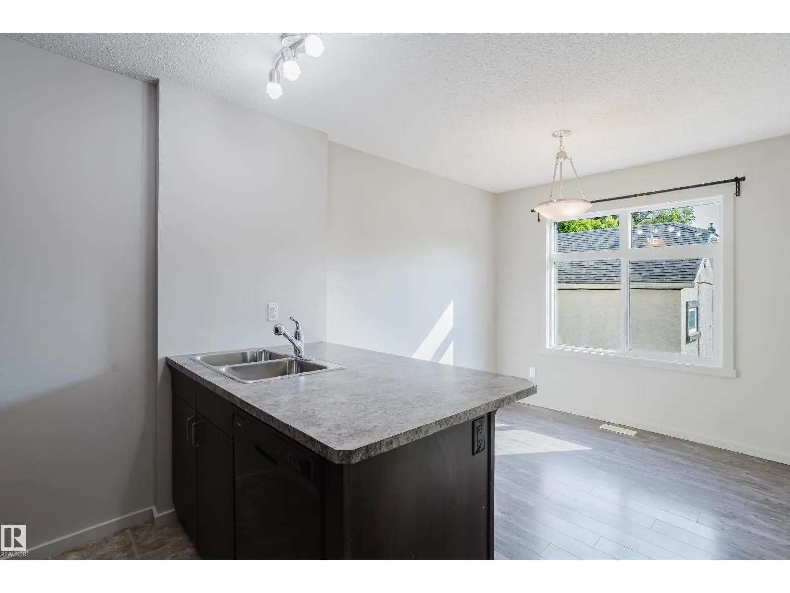 12038 62 ST NW
