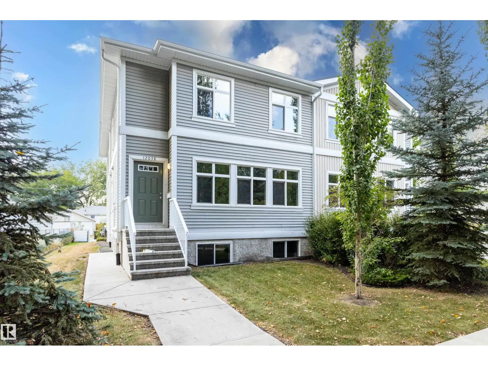 12038 62 ST NW