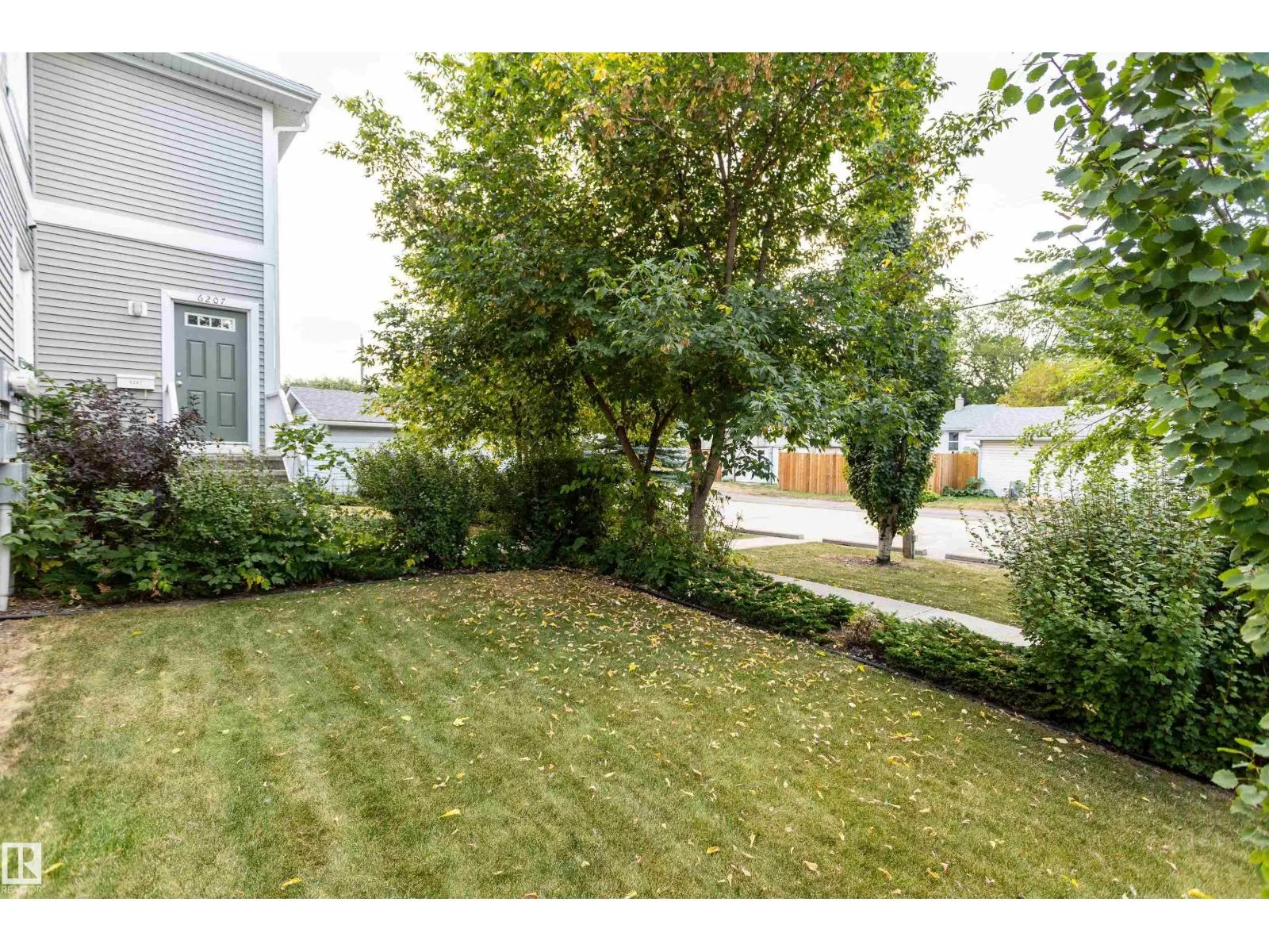 12038 62 ST NW