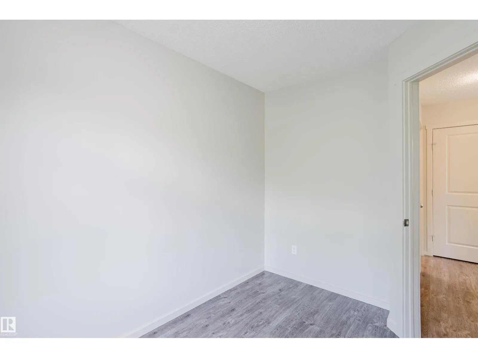 12038 62 ST NW