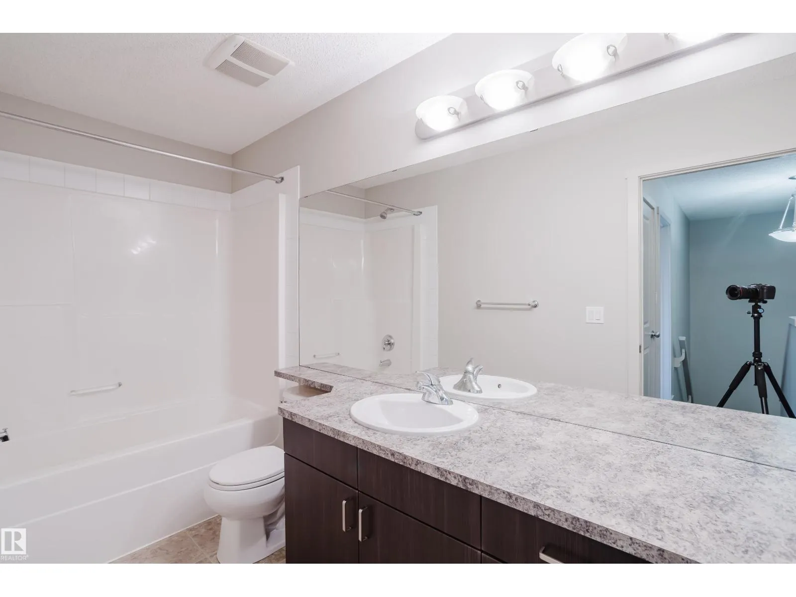12038 62 ST NW