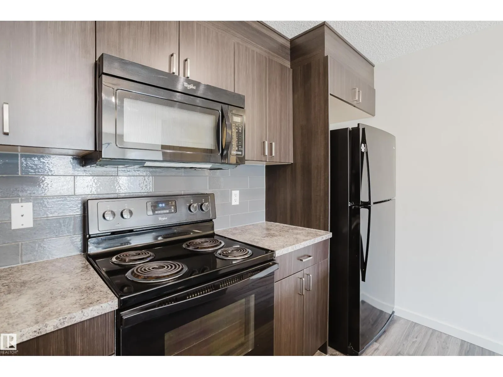 12038 62 ST NW