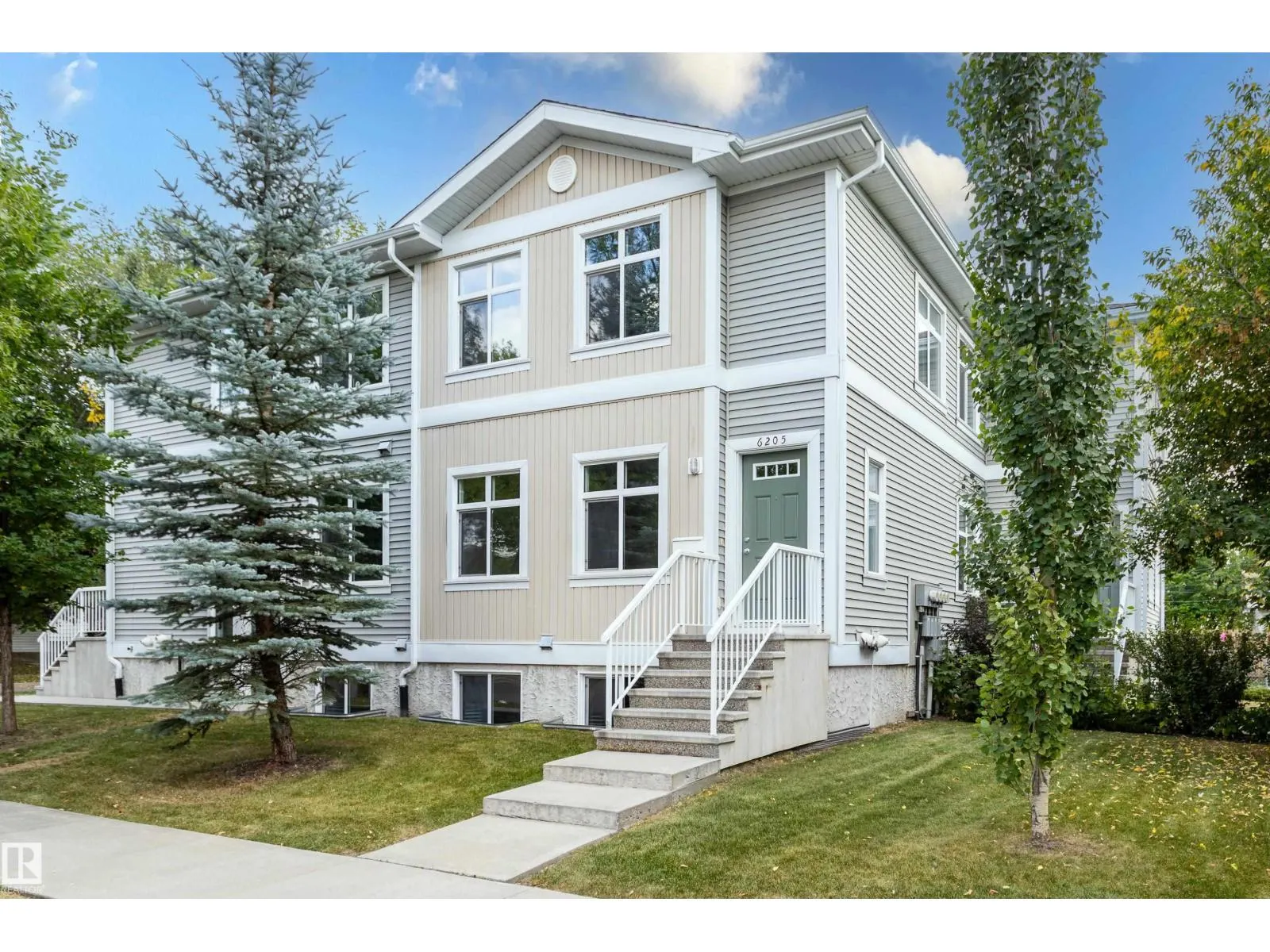 12038 62 ST NW