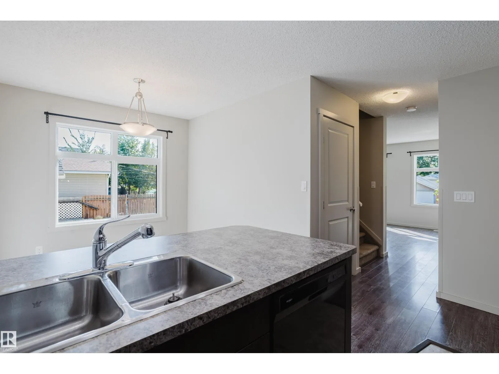 12038 62 ST NW