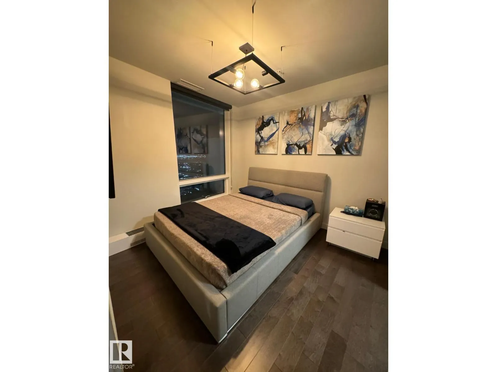 #4007 10360 102 ST NW