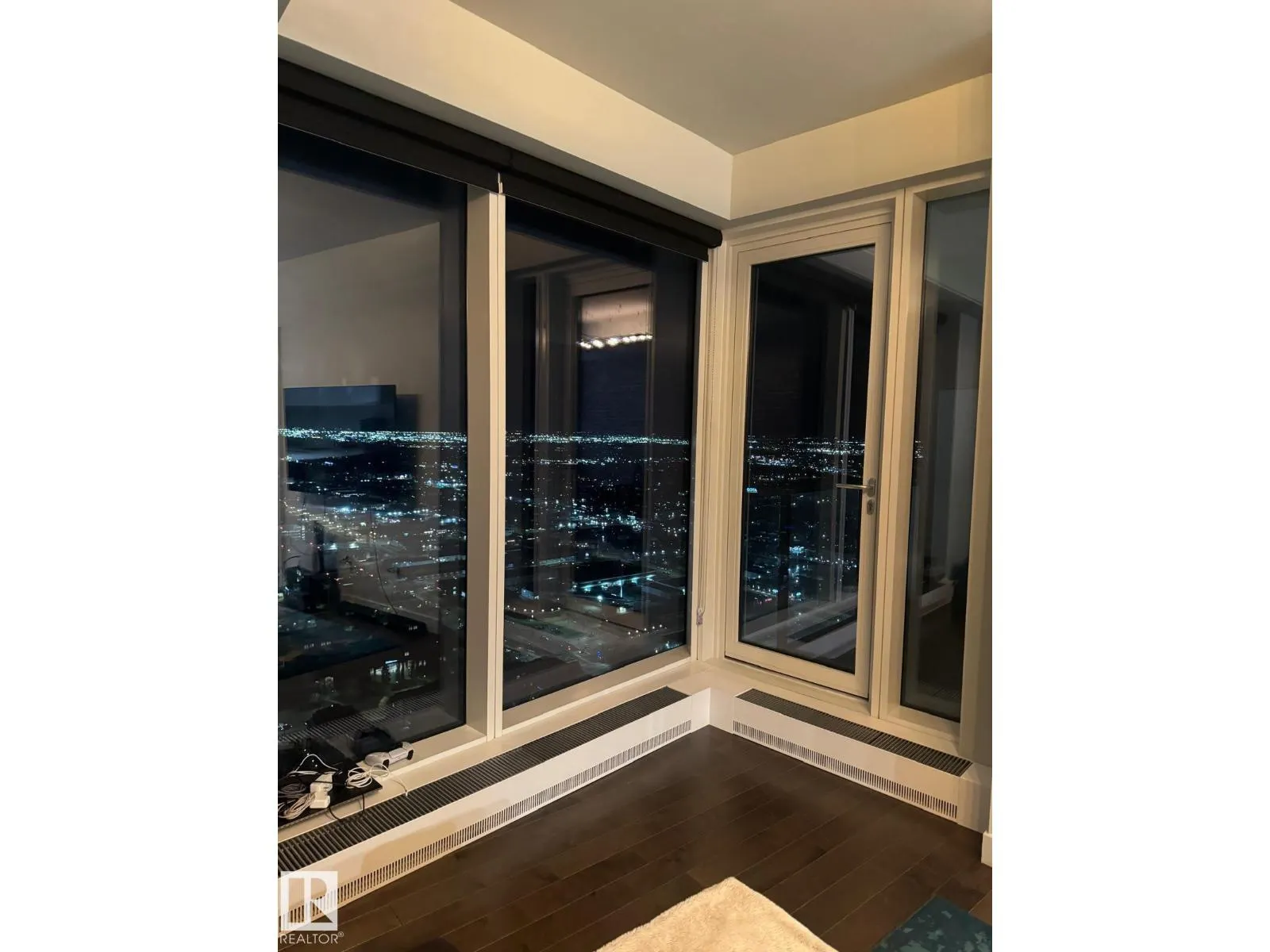 #4007 10360 102 ST NW
